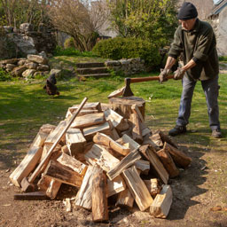 Outils pour couper et débiter le bois